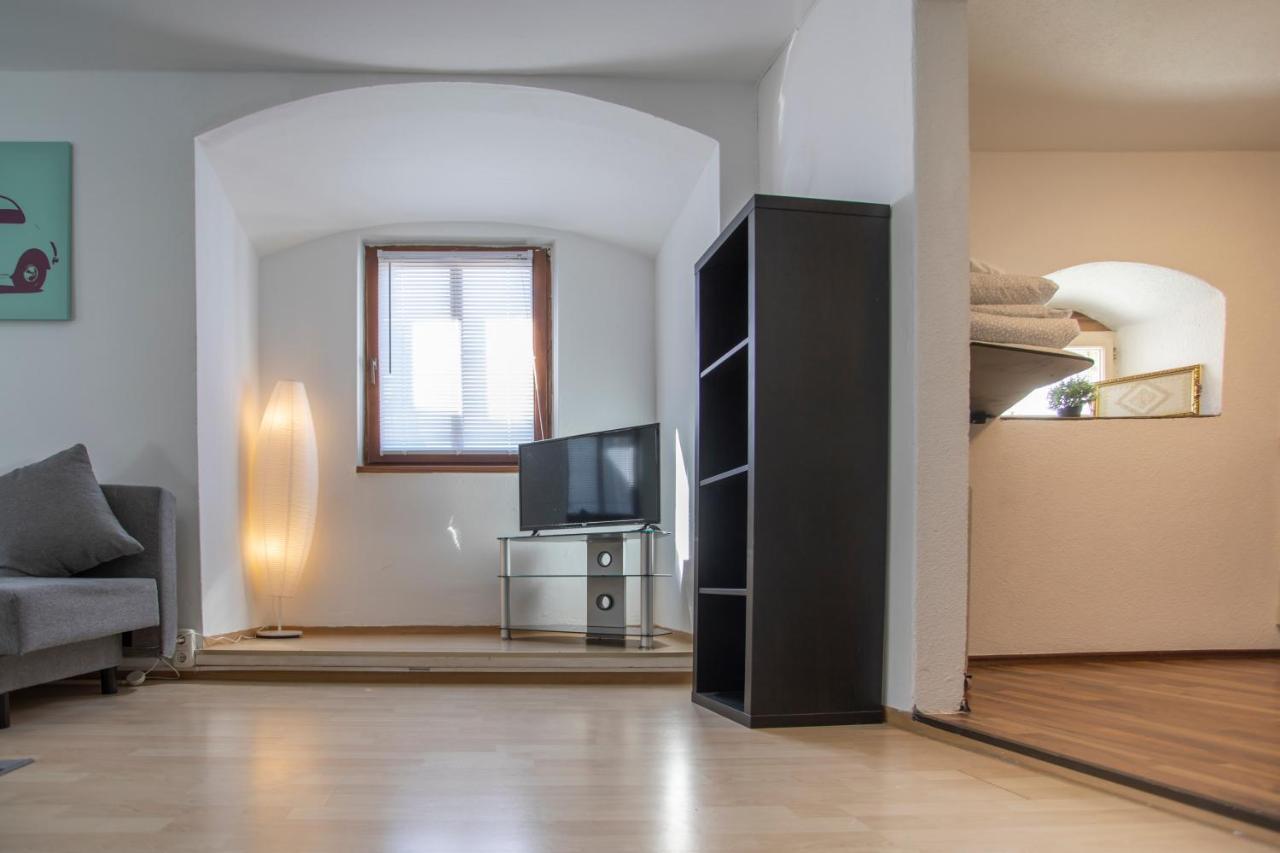 Old Town Studio Apartamento Hall in Tirol Exterior foto
